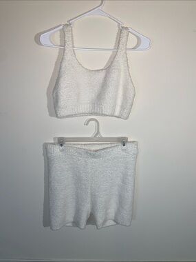 Colsie White Fuzzy Sleep Set Top Size M Bottoms Size L